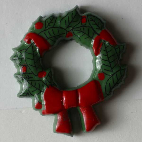 Christmas Wreath Shaped Plastic Shank Novelty Button